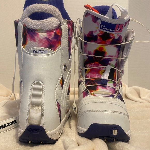 Women's/Girls Burton snowboarding boots - Picture 4 of 7